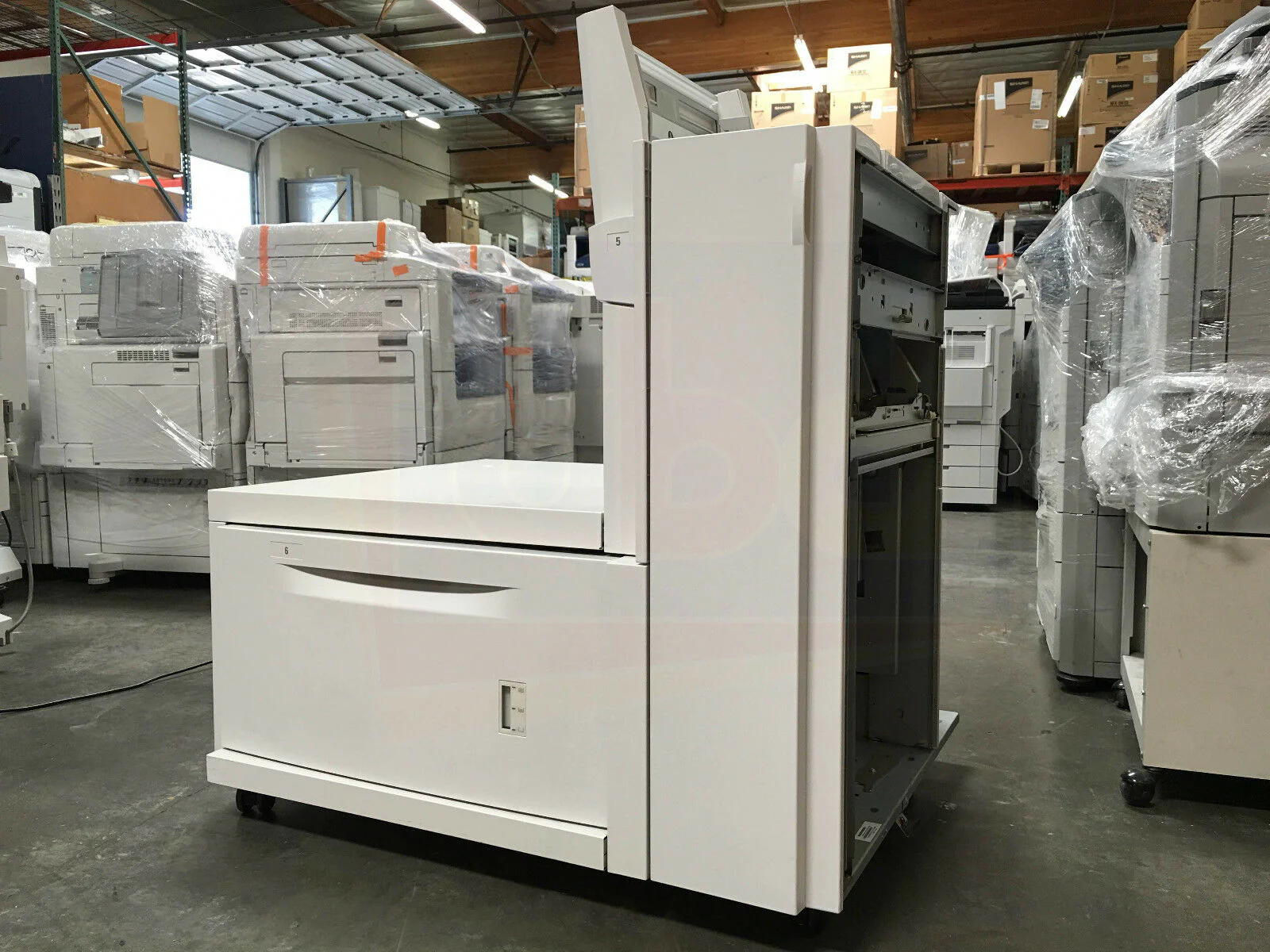 Xerox AKC 2,000 Sheets Oversize High Capacity Feeder Single Tray - Image 4