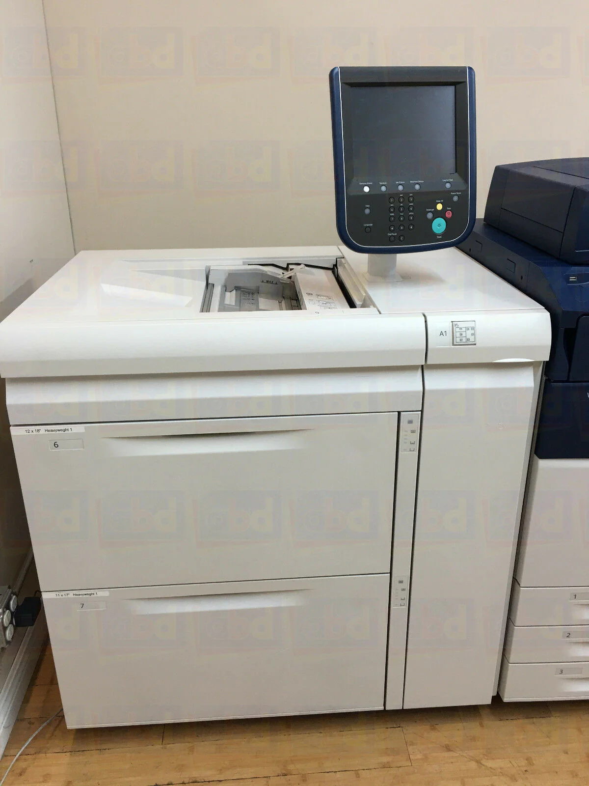 Xerox Two-Tray 4,000 Sheets Oversized High Capacity Feeder (B4E) - Image 3